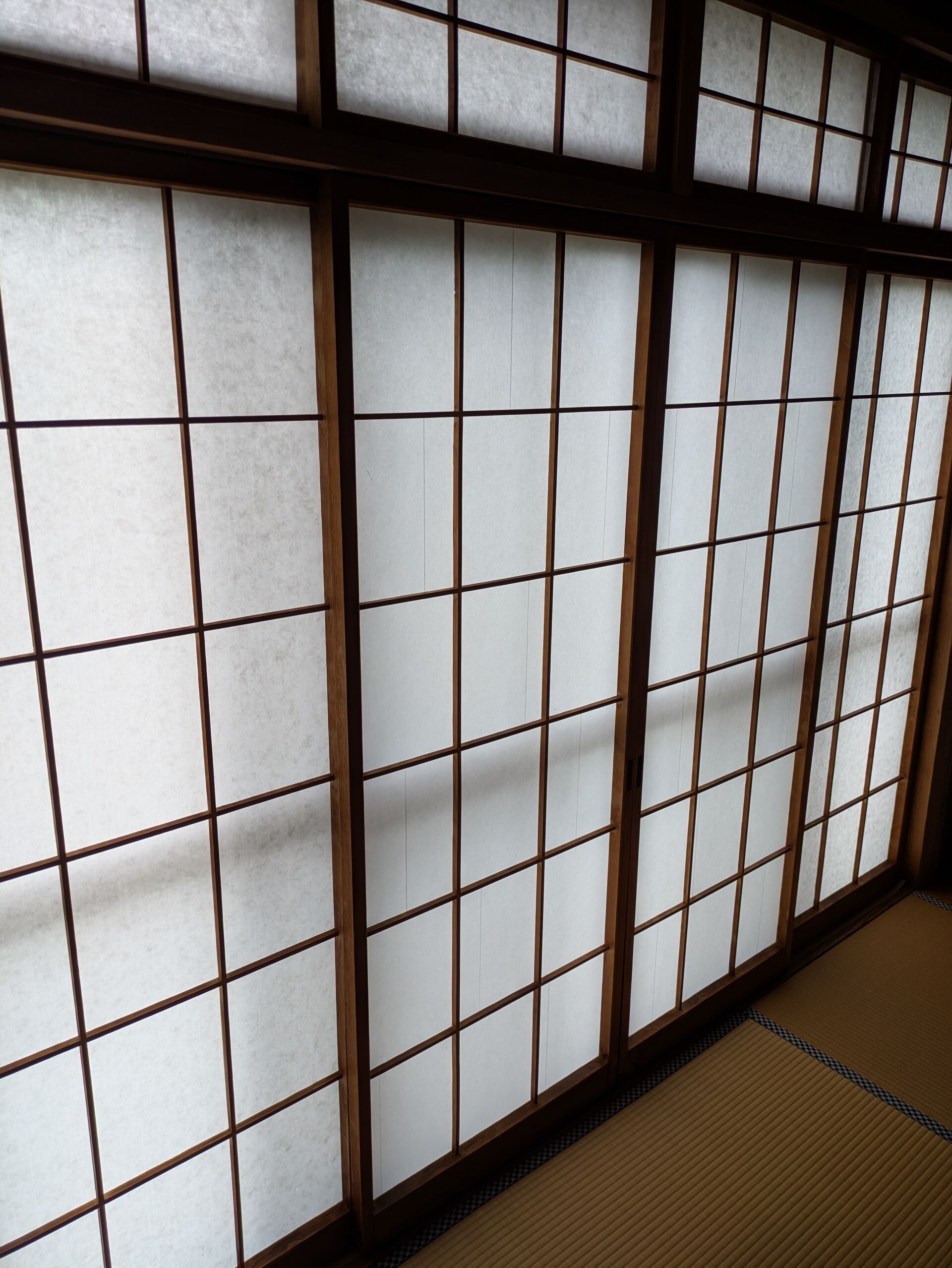 障子張替え　石垣張り（千鳥張り）